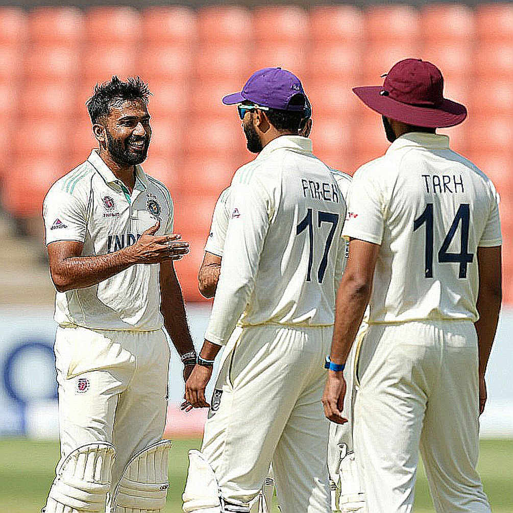 Rabada's Late Call: Durban's Seam Channels, a 17-Man Hedge, and the Draft of a Fitness Audit
