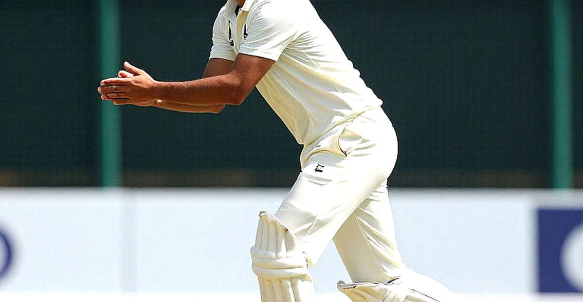 যে ব্যাটন কেউ দেখে না: মান্ধানার যুগ, কৌরের নীরবতা আর জিম্বাবুয়ে সিরিজের ফাঁকা মঞ্চ যে ব্যাটন কেউ দেখে না: মান্ধানার যুগ, কৌরের নীরবতা আর জিম্বাবুয়ে সিরিজের ফাঁকা মঞ্চ
